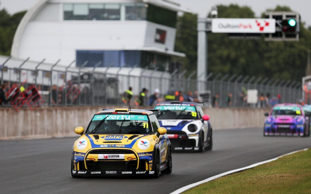 VERTU MOTORS MINI CHALLENGE RACE REPORT – OULTON PARK – Jamie Osborne